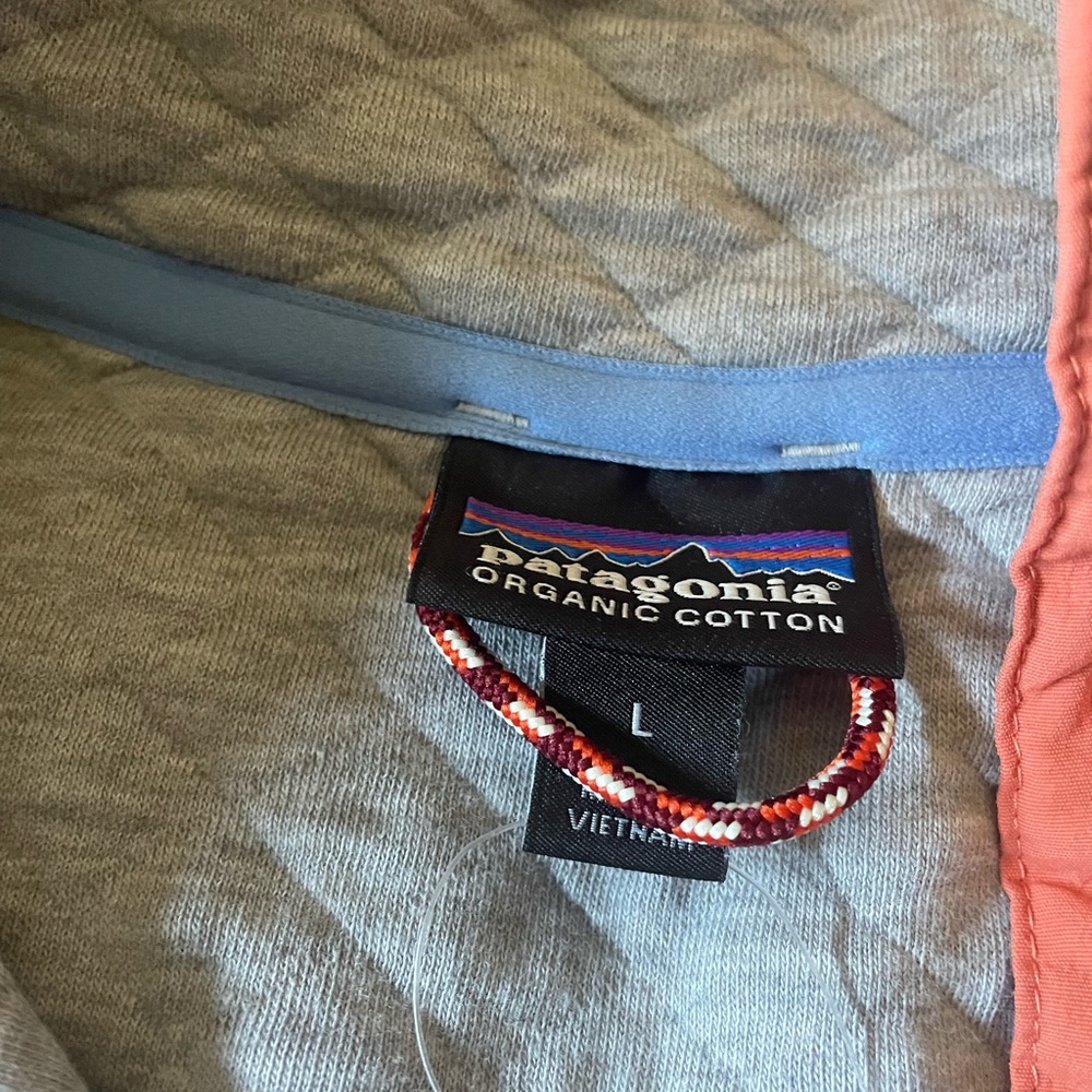 Patagonia quilted grey pullover